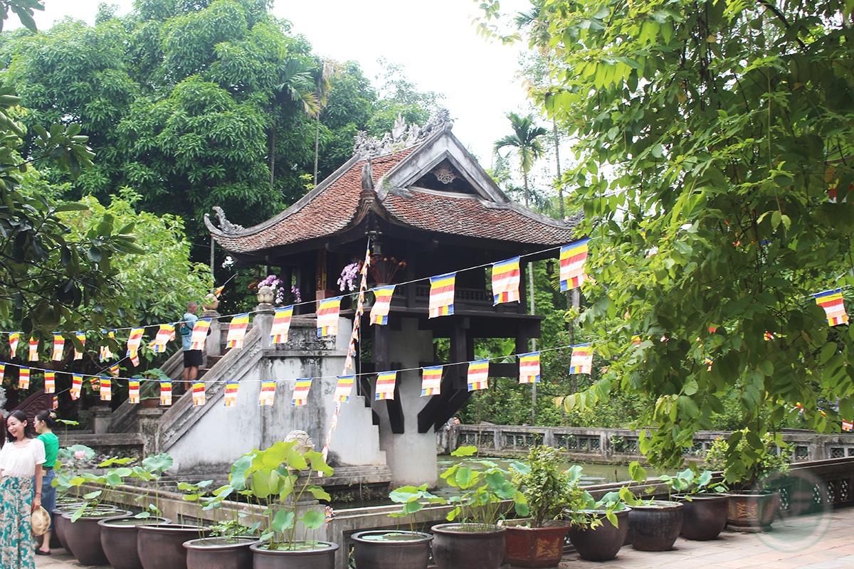Ho-Chi-Minh-Mausoleum-Hanoi-city-tour