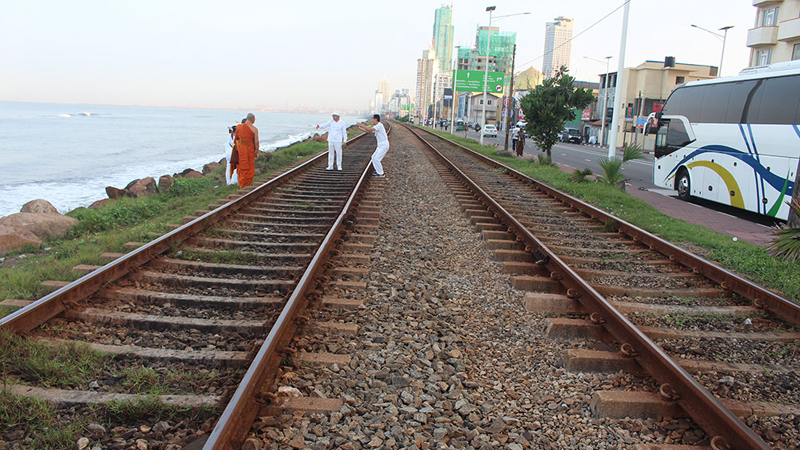 colombo-beach-side