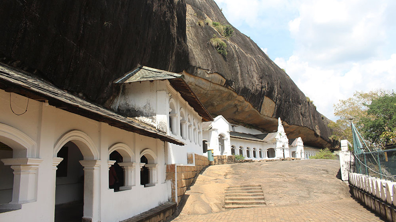 dambulla-cave-temple