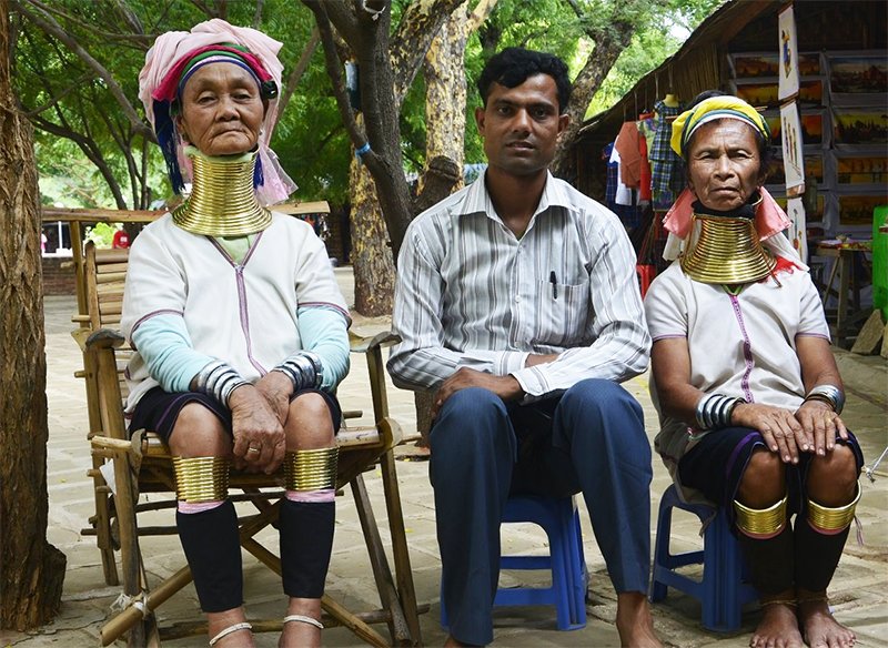 Myanmars-neck-ring-women