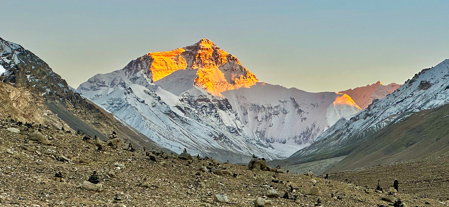 mount-everest-view-from-Rongbuk-Tibet