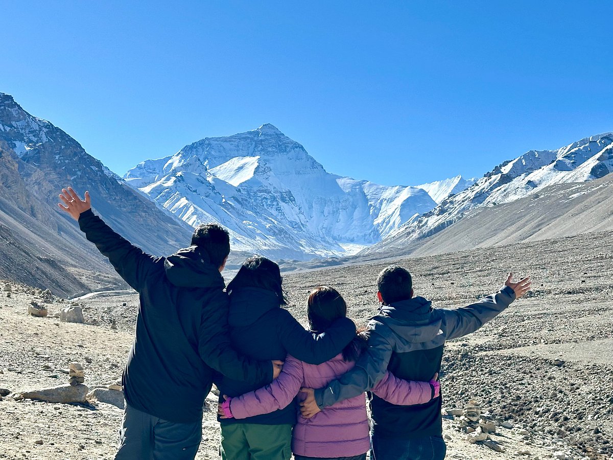 everest base camp rongbuk monastery tibet