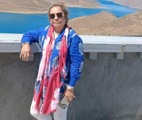 grace at yamdrok lake